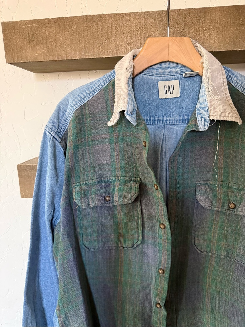 GAP|Vintage chambray Plaid,distressed corduroy collar Front Raglan button down•